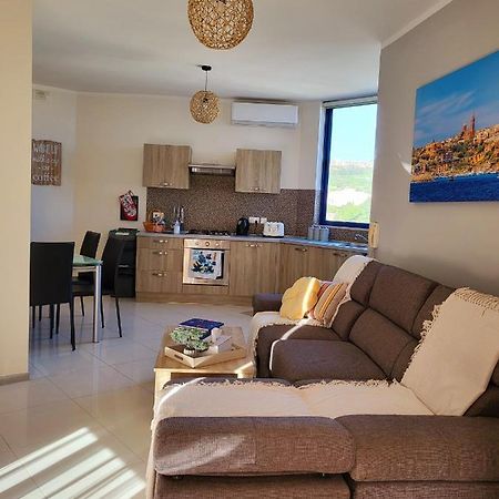 Ir-Rixa Holiday Penthouse Apartman Għajnsielem Kültér fotó