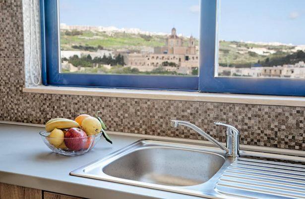 Ir-Rixa Holiday Penthouse Apartman Għajnsielem Kültér fotó