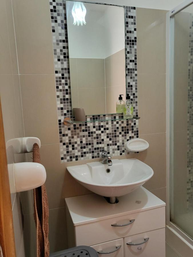 Ir-Rixa Holiday Penthouse Għajnsielem Kültér fotó
