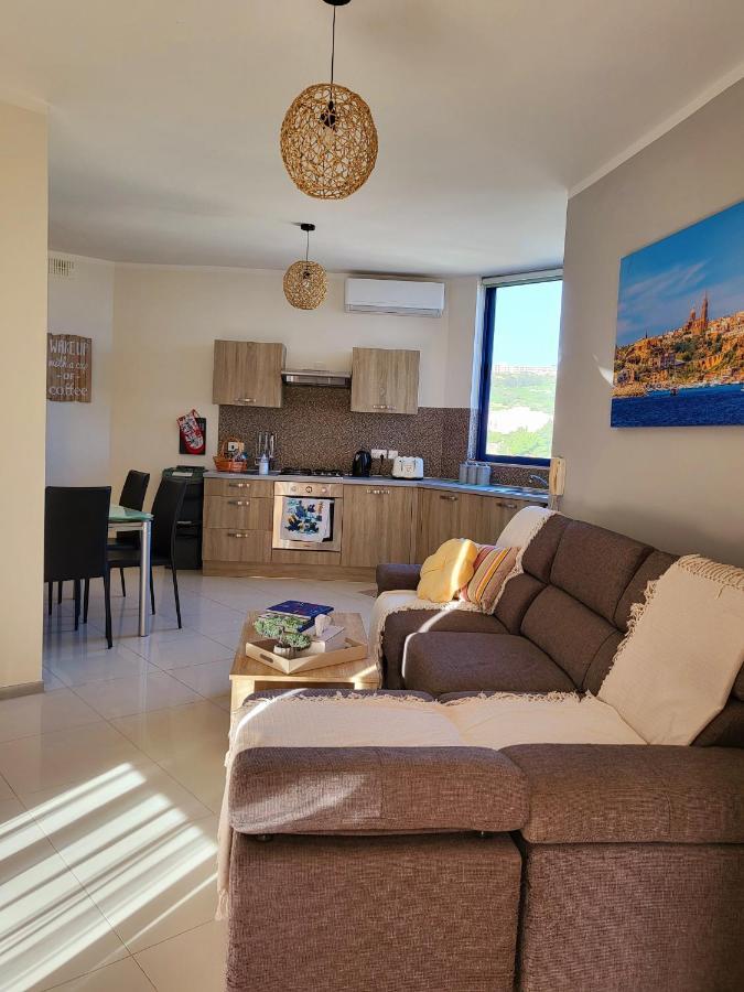 Ir-Rixa Holiday Penthouse Apartman Għajnsielem Kültér fotó